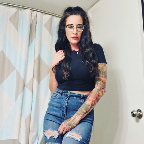 Miss Mimi nude pornstar pics