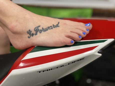 Miss Duc Doc model hot images