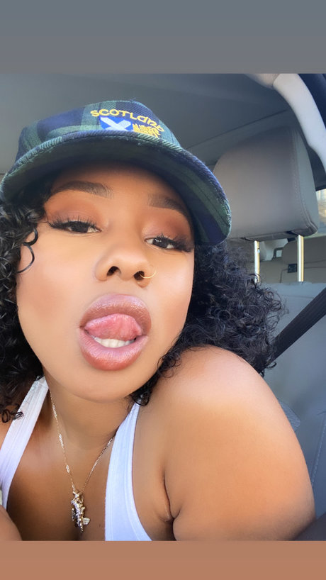 Najee Chanel best model pics