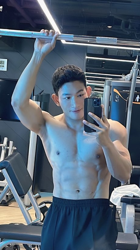 Nainoi_ erotic model archive