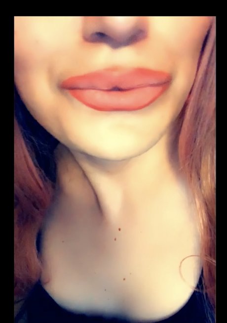 Nahhdee Kitty model erotic pics