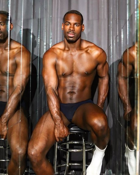 Novah King porn model picture