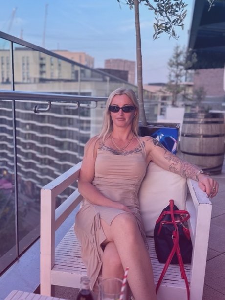 bubblesonly4 erotic model img