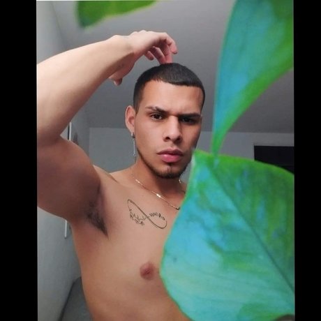 Alex Mart nez pretty model image