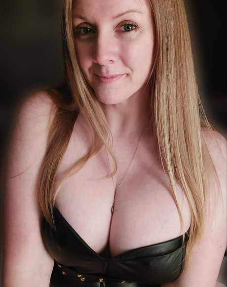 Mrs Robinson pornstar art pics