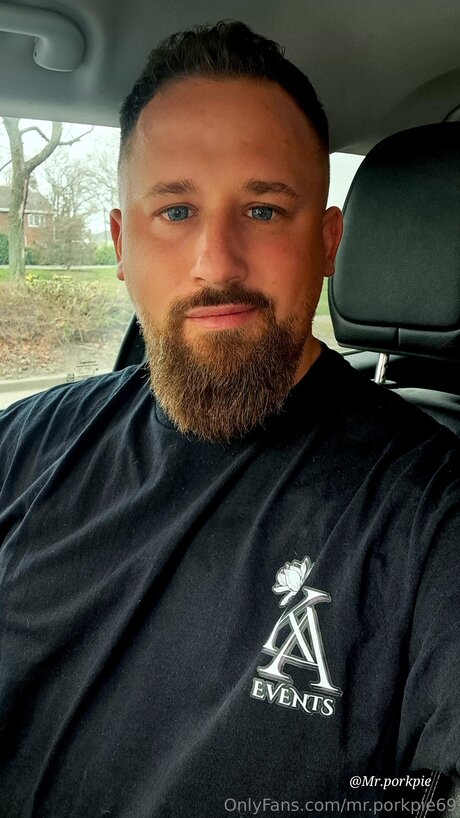 Porkpie sexy model img