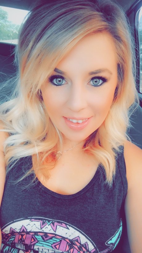 Morgan Burris model sexy pics