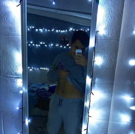 Nicol s Carvi pretty model photo