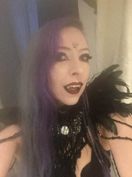 Nenedhel model perfect pics