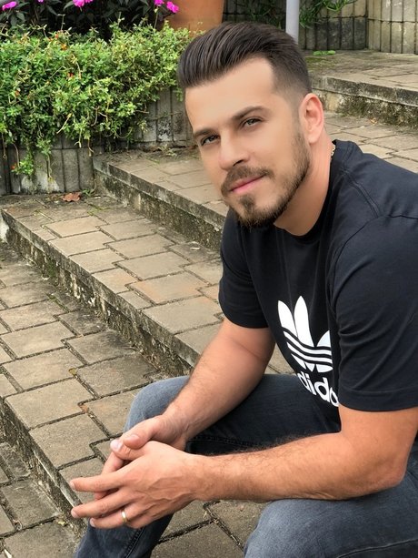 Nelio Linares pornstar hot pics