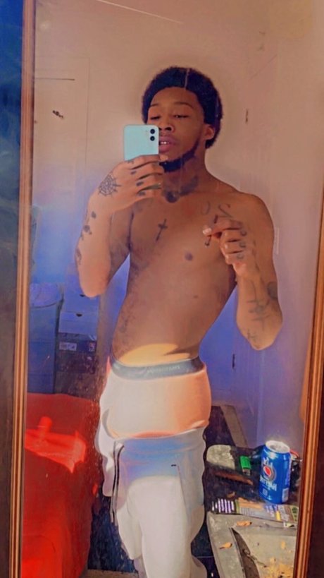 See MORE xxx model pics