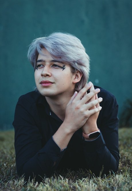 Neils God hot star gallery