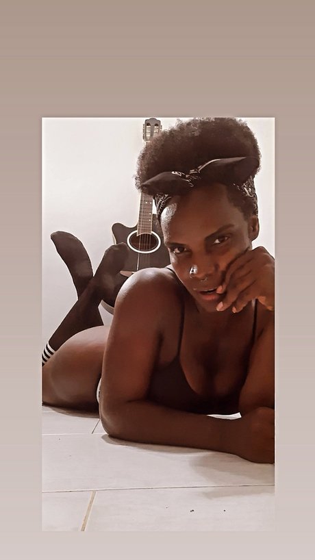 Negrazord Oficial star naked img