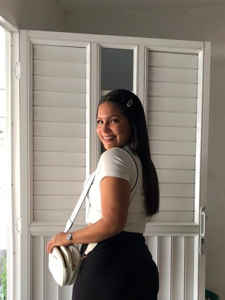 Nazeris Karime model hd picture