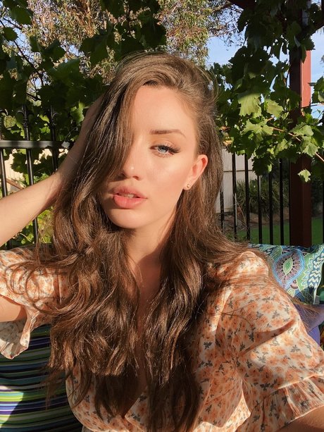 Naomi s Feet xxx star picture