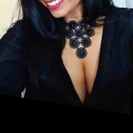 nandinhaof29 star nude picture