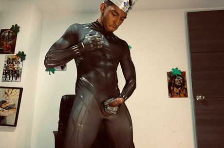 king tylor star high quality pic