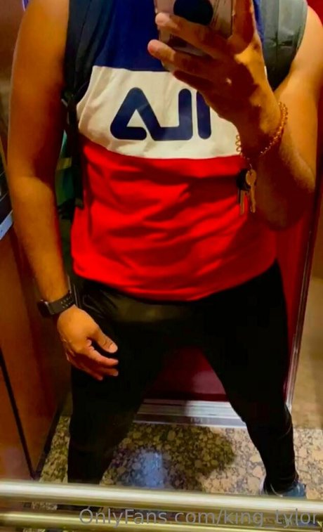 king tylor erotic model pic