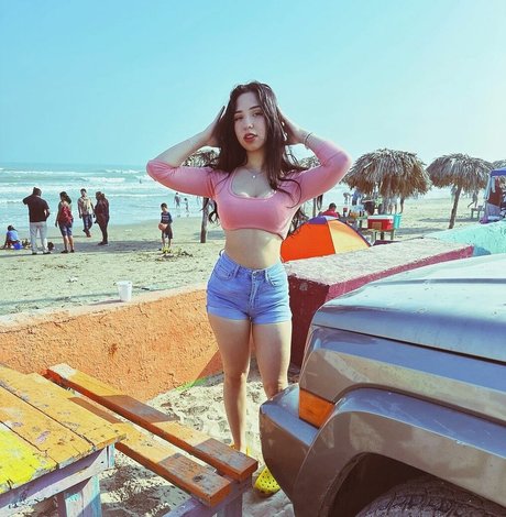 Amateur Latina Lazlye star free image