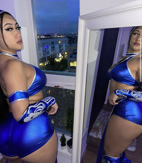 Beamer Babe star erotic gallery