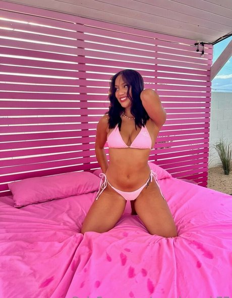 Keira Summers beautiful pornstar images