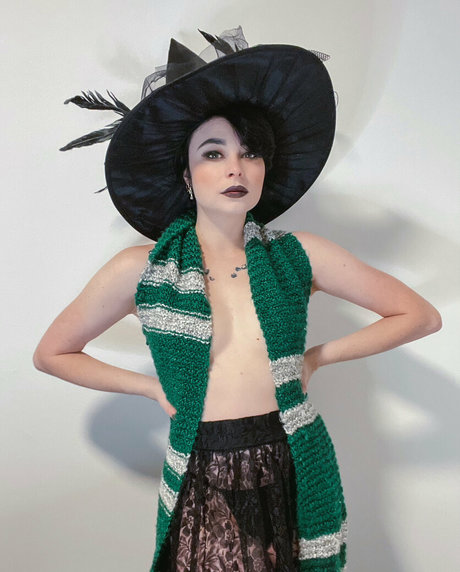 Harlihero model pornographic pic