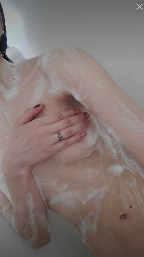 ittybittyloli model naked pictures