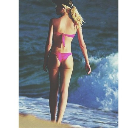 Adriana Abenia porn actress photos