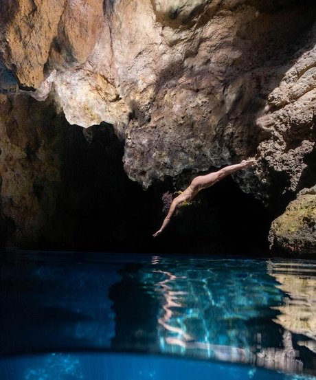 Ariadna Hafez nice star archive