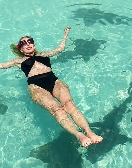 Sara Muzi star nude archive