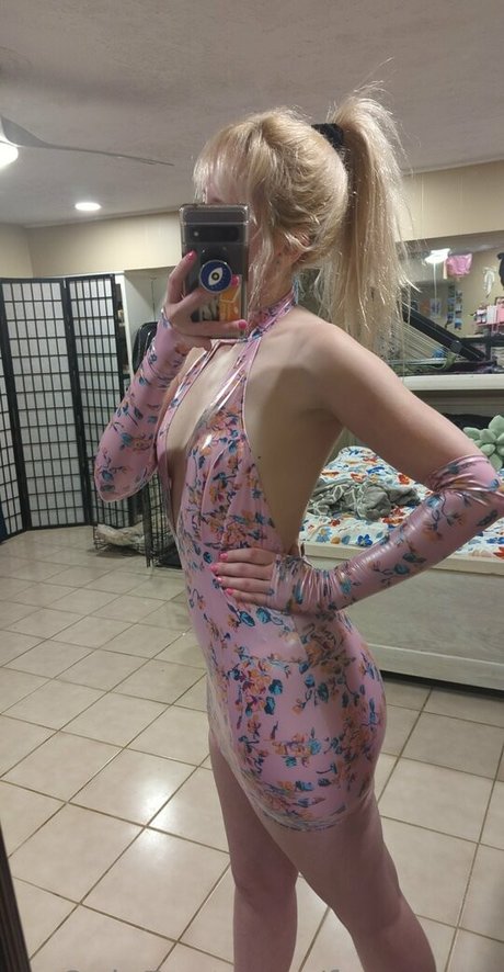 freemoon model top photos