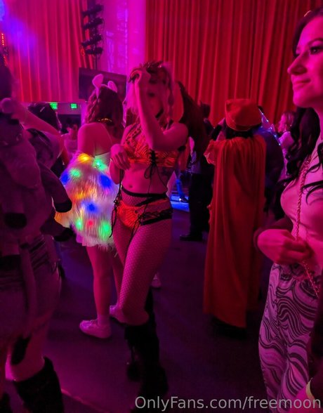 freemoon star top picture