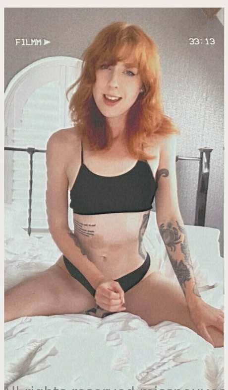 missnouveaux naked actress image