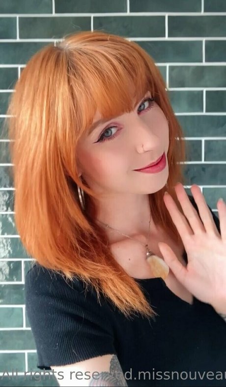 missnouveaux naked pornstar img