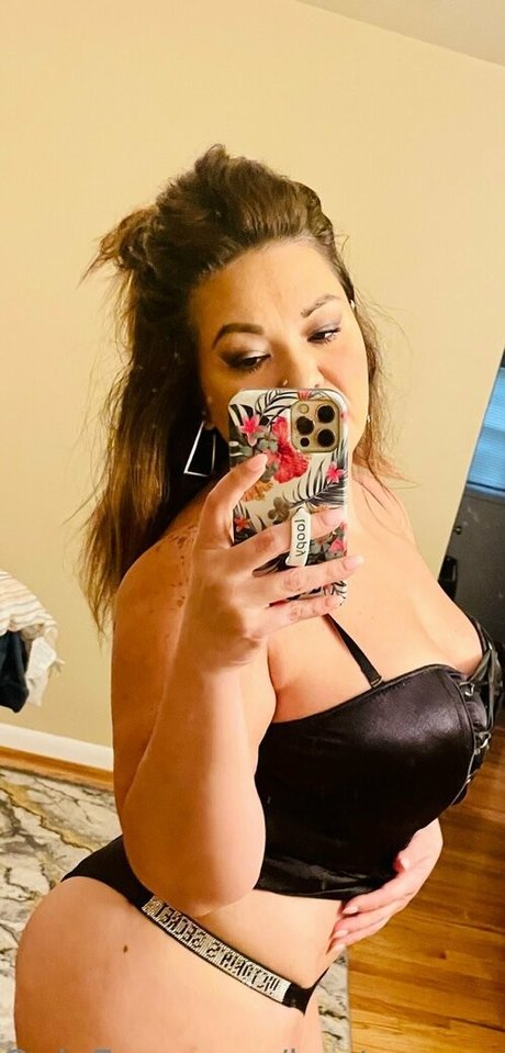 bustycougar pornstar nude photo