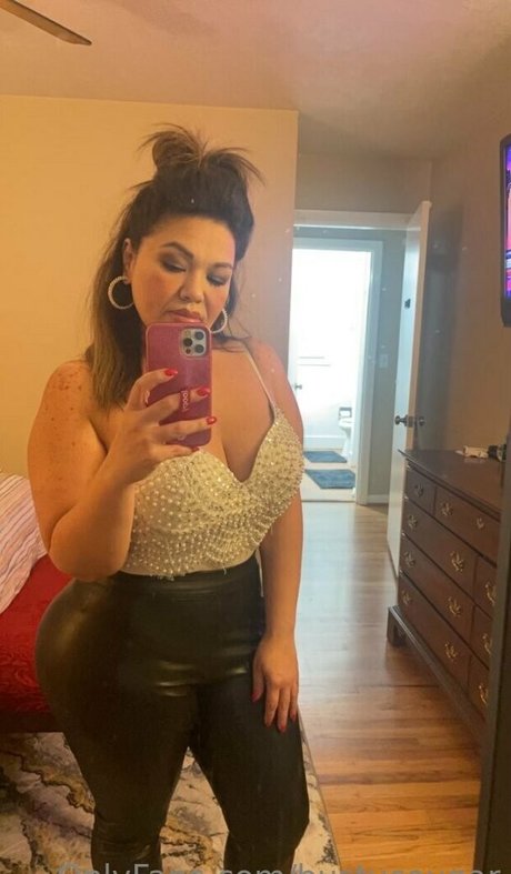 bustycougar star sexy image