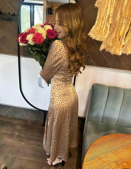 adalyn diary model top img