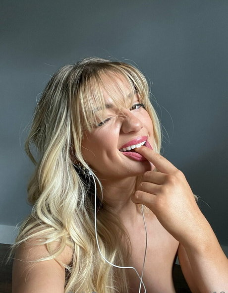 blowjob milf onlyfans adult photo