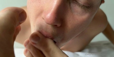 jasupsss model naked picture