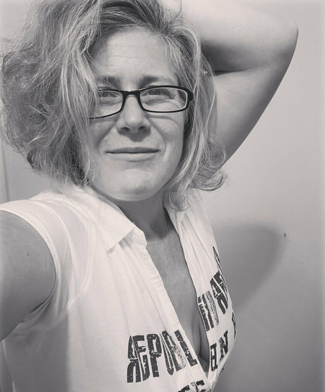 khariscurves best pornstar image