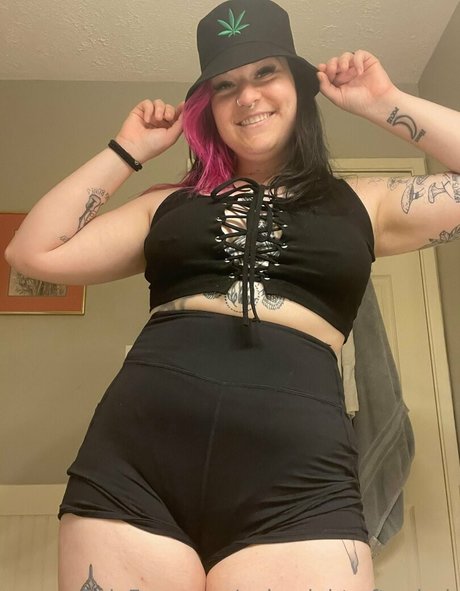 quin night afterdark pretty actress pic