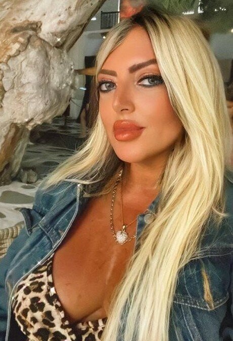 Flaviana Basta beautiful star pics