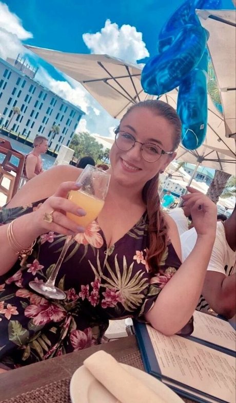 tifftiffrosee nudes actress gallery