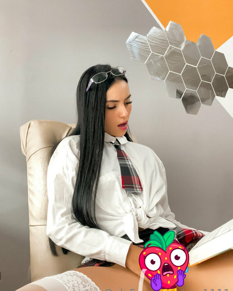 Vg 1111 naked model pictures