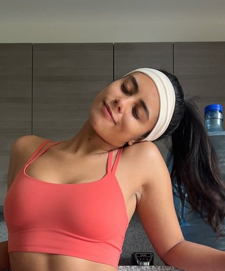 Renata Vaca nice star pictures