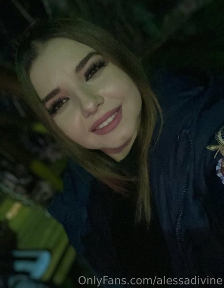 alessadivine model hot photo