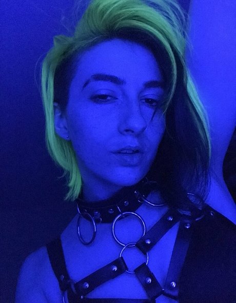 deviouslilwolf xxx model gallery