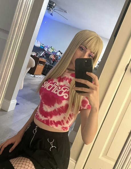 deviouslilwolf erotic pornstar pics