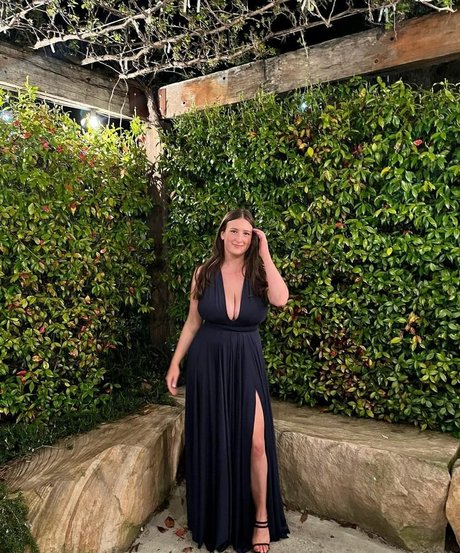 Josie L model art photo