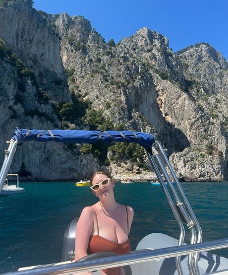 Josie L porn model picture